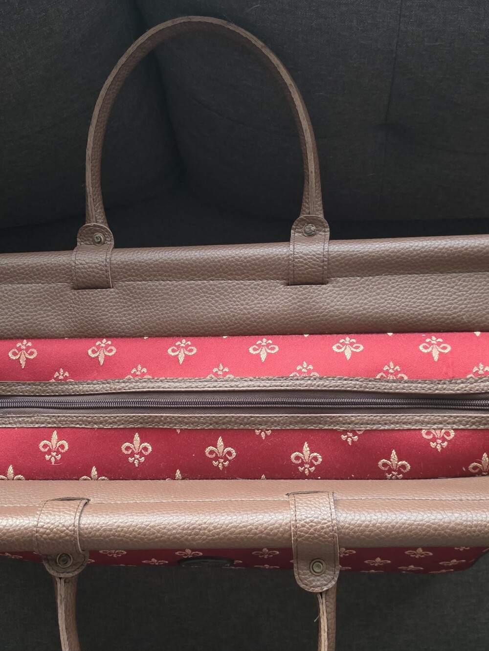 Vintage "American Flyer" Fleur-de-lis Doctor's Bag. - Picture 4 of 12